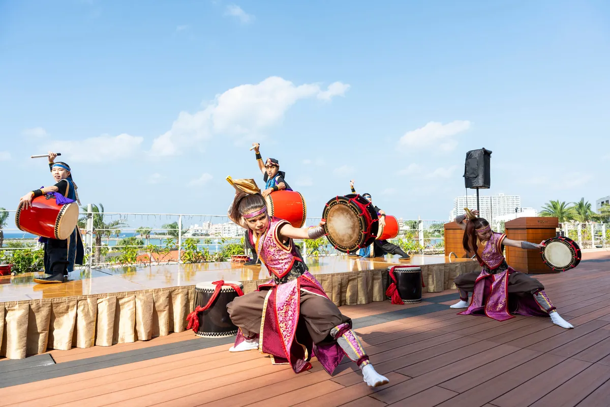 元旦に披露されるエイサー演舞