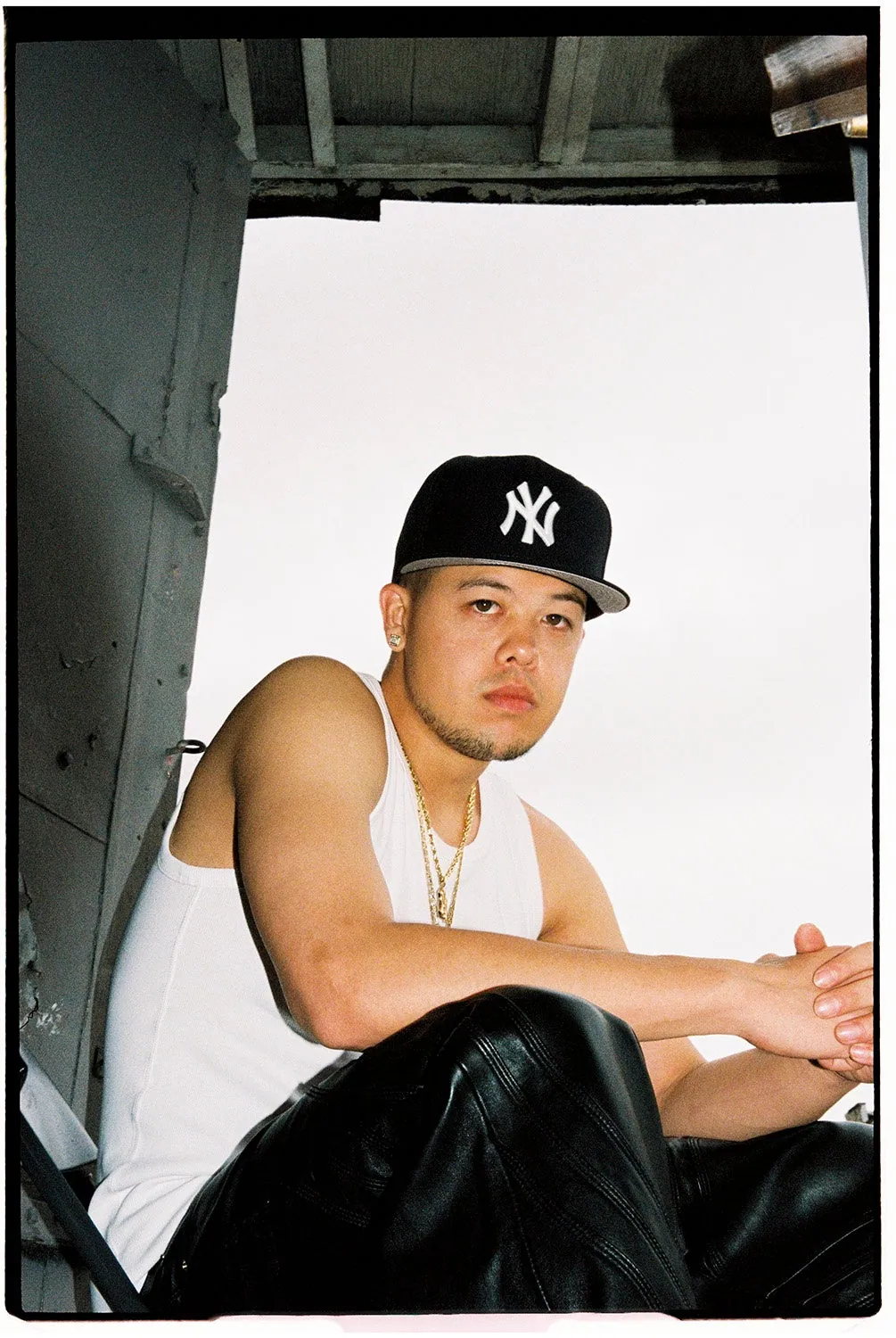 那覇出身のCHICO CARLITOが参加、MIYACHIの新曲「CHOTTO CHIGAU」MVが公開