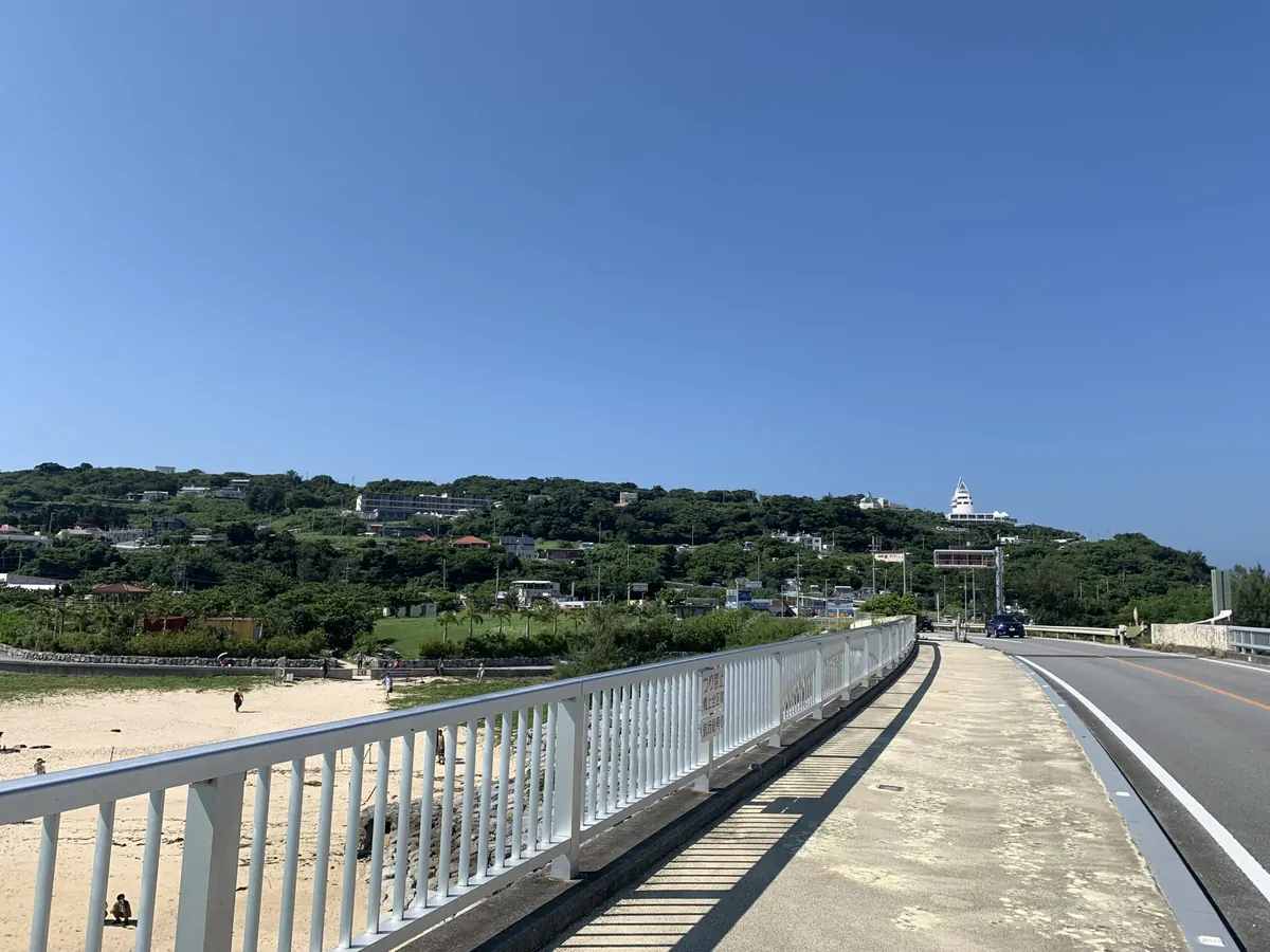 古宇利島のハートロックの写真(2)